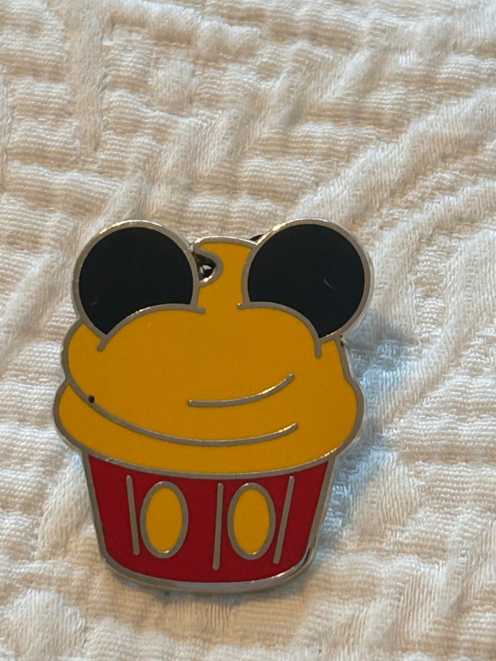 Authentic 2011 Disney Trading Character Pin